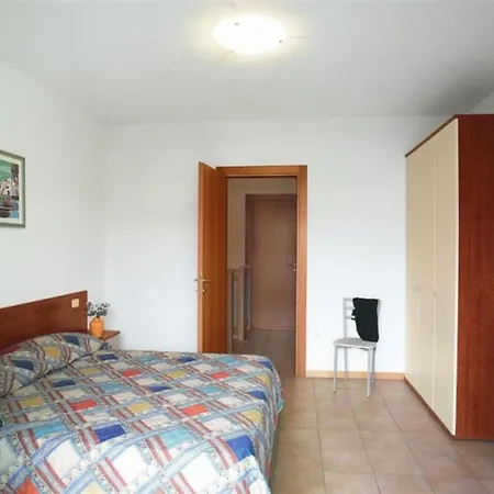 Large For Guests In Apartment